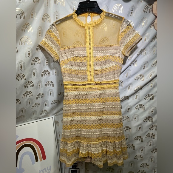 Francesca's Collections Dresses & Skirts - Francesca's Collections Yellow and Cream Lace Midi Dress